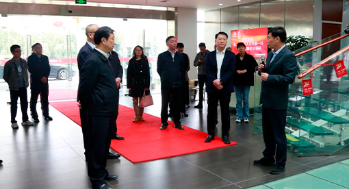 市委常委、政法委書記張耀武及部分人大代表蒞臨邁安德走訪調研