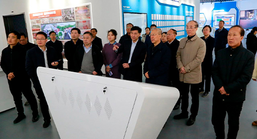 山西省政協(xié)黨組成員、副主席李正印一行蒞臨邁安德集團(tuán)調(diào)研考察