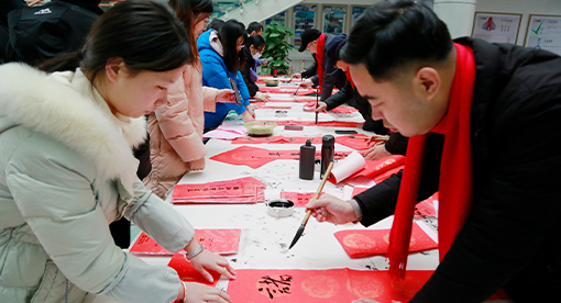 農行揚州邗江支行“送萬福進萬家”走進邁安德