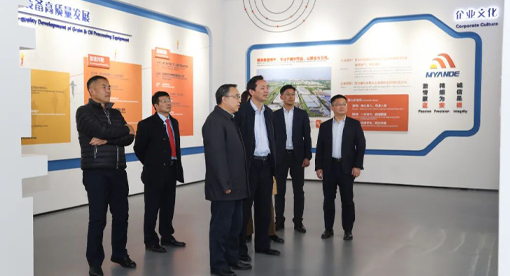 中國糧油學會理事長盧景波邁安德參觀